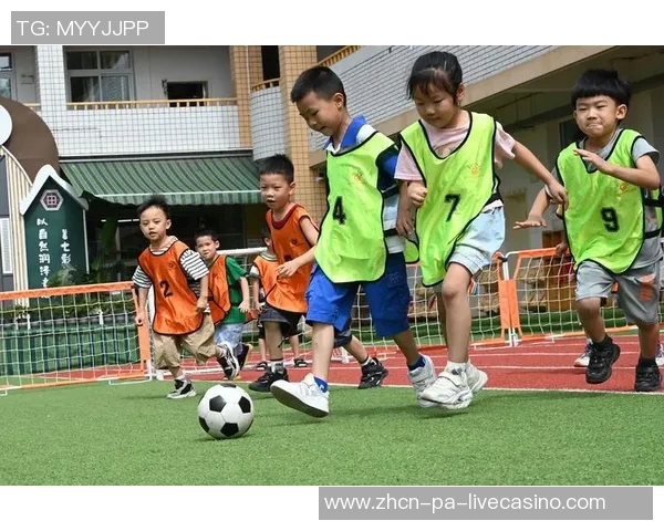 幼儿足球教学视频全攻略让孩子们快乐学习足球技巧与团队合作